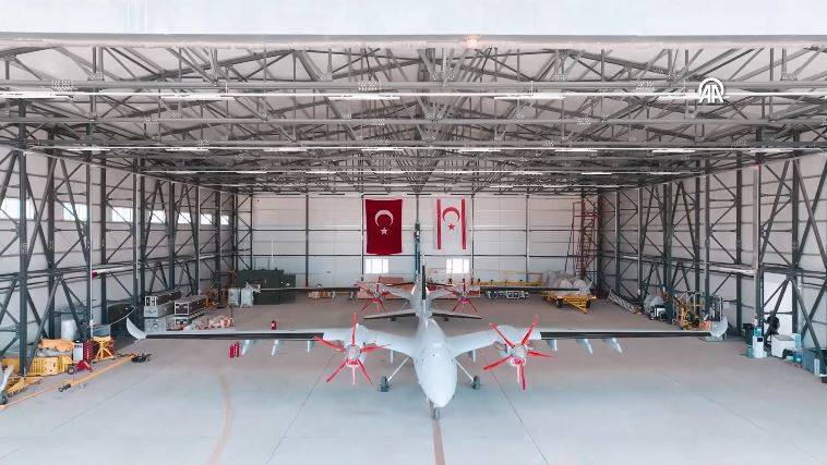 TSK'dan Kıbrıs Barış Harekatı'nın 50. yılına özel geçit töreni - Resim: 1